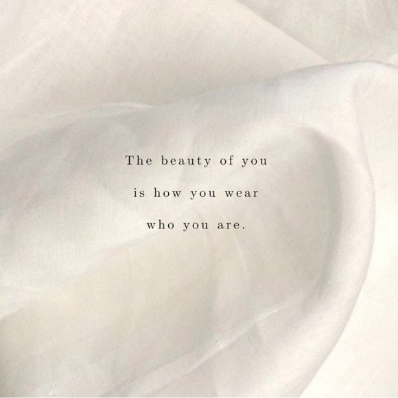 Meet your Posher, Jenn - Picture 5 of 5